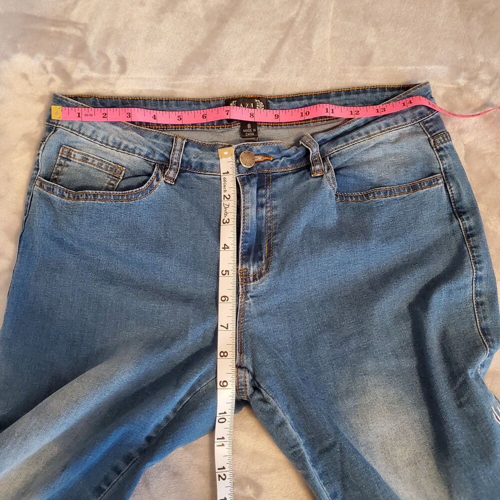 A.Z.I. Blue Floral Embroidered Raw Hem Cropped Jeans Women's Size 8 - Picture 6 of 7